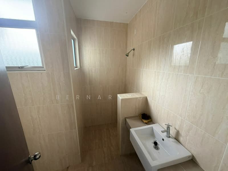 2-storey Terraced House for Sale in Kota Emerald (Rawang) - Bernard Ong - Bathroom - PropertyGuru.com.my