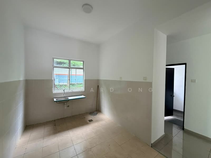 2-storey Terraced House for Sale in Kota Emerald (Rawang) - Bernard Ong - Kitchen - PropertyGuru.com.my