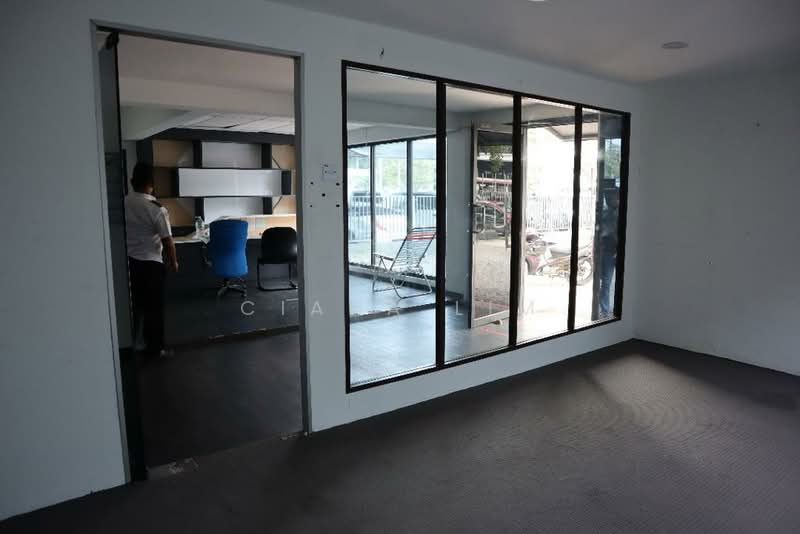 Factory for Rent in Temasya Glenmarie (Glenmarie) - Ciana Lim - Interior - PropertyGuru.com.my