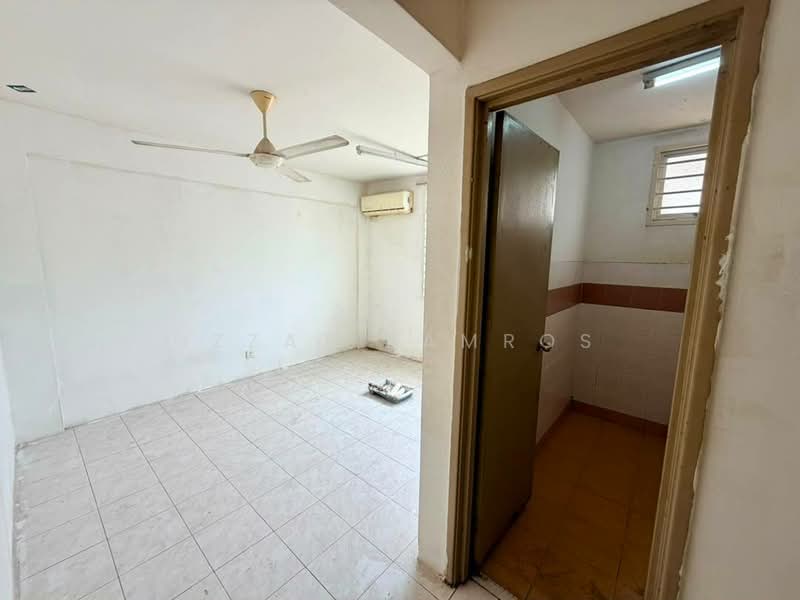 Pangsapuri untuk Dijual di Apartment Taman Topaz - Izzat Zamros - Interior - PropertyGuru.com.my