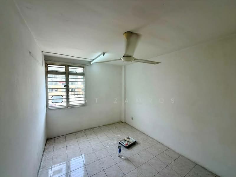 Pangsapuri untuk Dijual di Apartment Taman Topaz - Izzat Zamros - Interior - PropertyGuru.com.my