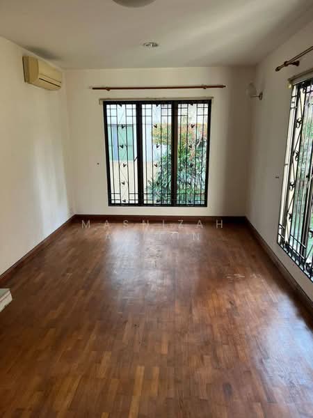 Bungalow for Sale in Bukit Gita Bayu (Seri Kembangan) - Masnizah Arifin - Living Room - PropertyGuru.com.my