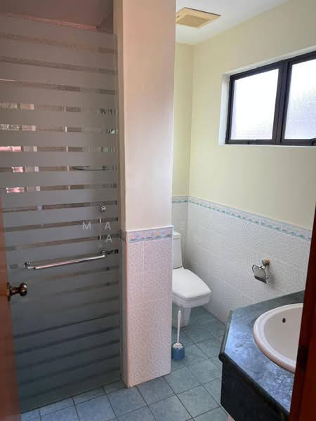 Bungalow for Sale in Bukit Gita Bayu (Seri Kembangan) - Masnizah Arifin - Bathroom - PropertyGuru.com.my