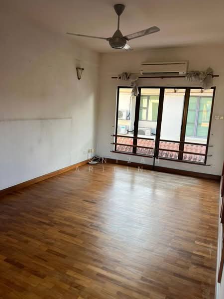 Bungalow for Sale in Bukit Gita Bayu (Seri Kembangan) - Masnizah Arifin - Living Room - PropertyGuru.com.my