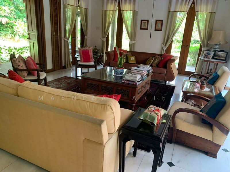 Bungalow for Sale in Bukit Gita Bayu (Seri Kembangan) - Masnizah Arifin - Living Room - PropertyGuru.com.my