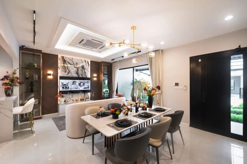 Townhouse for Sale in Sepang (Selangor) - Dennis Saw - Living Room - PropertyGuru.com.my