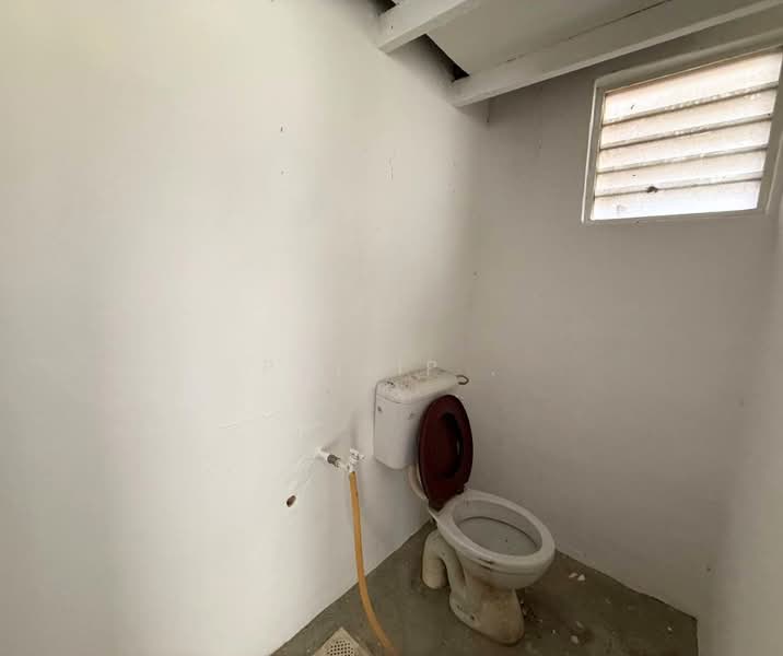 Flat for Sale at Taman Pulai Utama - Philip . - Bathroom - PropertyGuru.com.my