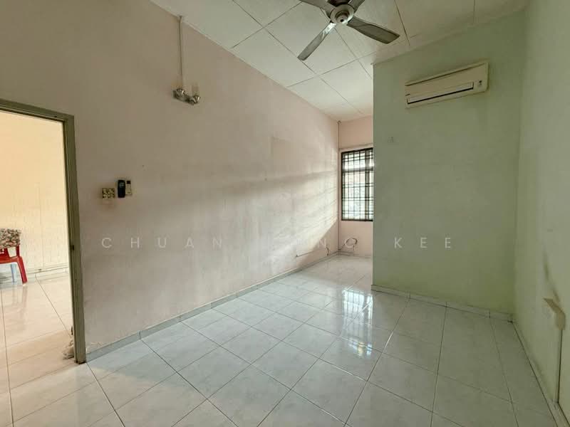 Rumah Teres 1 Tingkat untuk Dijual di Skudai (Johor) - Chuan Hong Kee - Living Room - PropertyGuru.com.my
