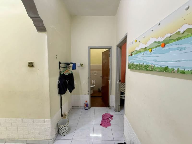 Rumah Teres 1 Tingkat untuk Dijual di Skudai (Johor) - Dylan Tan - Corridor - PropertyGuru.com.my
