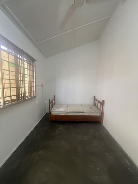 2-storey Terraced House for Rent in Taman Desa Cemerlang (Ulu Tiram) - Eve Chan - Bedroom - PropertyGuru.com.my
