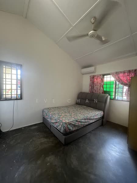 2-storey Terraced House for Rent in Taman Desa Cemerlang (Ulu Tiram) - Eve Chan - Bedroom - PropertyGuru.com.my
