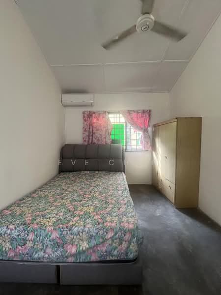 2-storey Terraced House for Rent in Taman Desa Cemerlang (Ulu Tiram) - Eve Chan - Bedroom - PropertyGuru.com.my