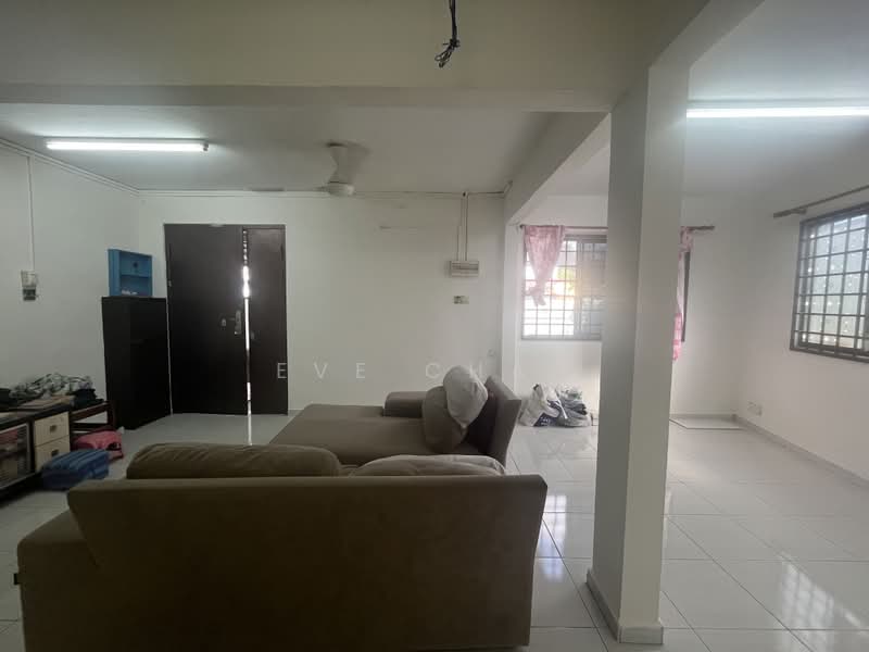 2-storey Terraced House for Rent in Taman Desa Cemerlang (Ulu Tiram) - Eve Chan - Living Room - PropertyGuru.com.my