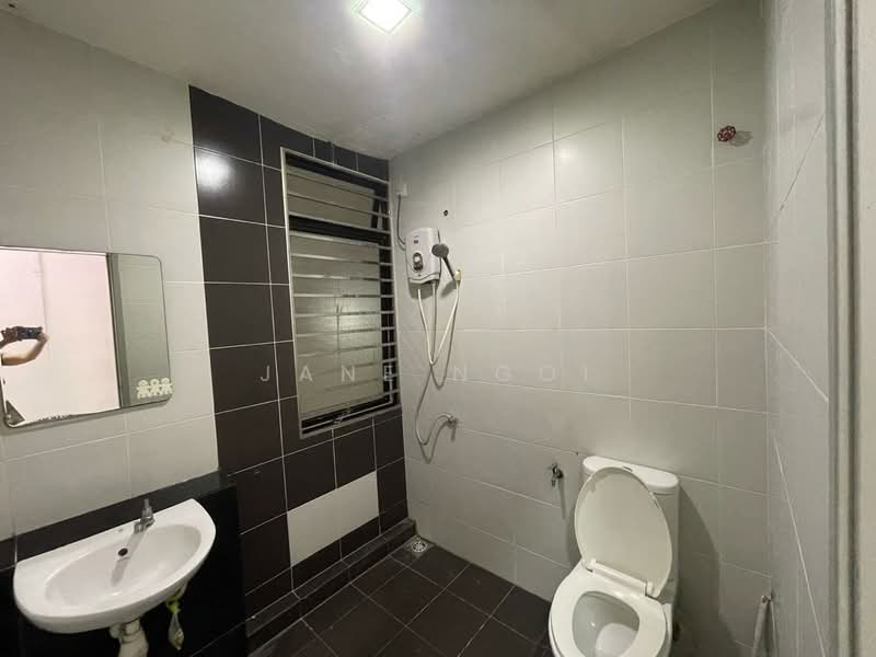 Pangsapuri untuk Disewa di Austin Regency (Pangsapuri Austin Perdana) - Jane Ngoi - Bathroom - PropertyGuru.com.my