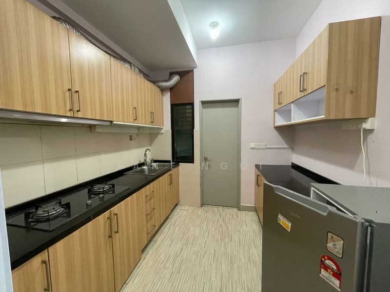 Pangsapuri untuk Disewa di Austin Regency (Pangsapuri Austin Perdana) - Jane Ngoi - Kitchen - PropertyGuru.com.my