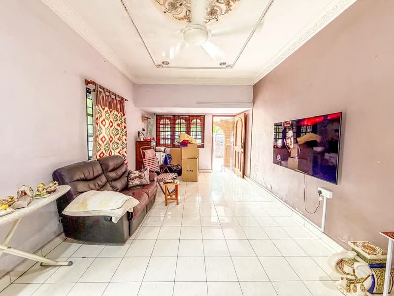 1-storey Terraced House for Sale in Taman Lucky (Bangsar) - Ali Idris - Living Room - PropertyGuru.com.my