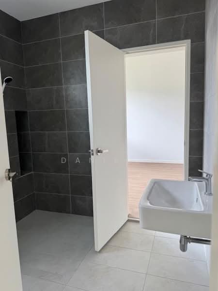 Rumah Teres 2 Tingkat untuk Dijual di Banting (Selangor) - DANIEL . - PropertyGuru.com.my