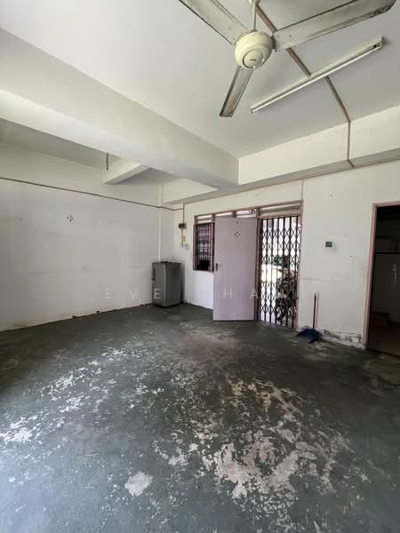 Flat for Sale at Taman Molek - Eve Chan - Interior - PropertyGuru.com.my