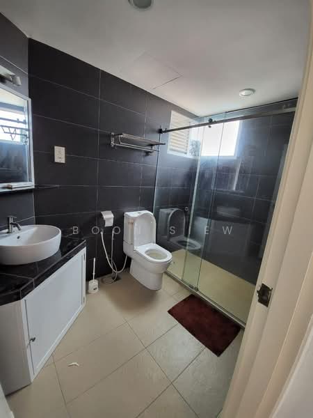 Kondominium untuk Dijual di Mutiara Villa Condominium - Boon Siew - Bathroom - PropertyGuru.com.my