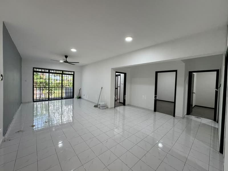Kondominium untuk Dijual di Skudai Villa - Pauline Ng - Living Room - PropertyGuru.com.my
