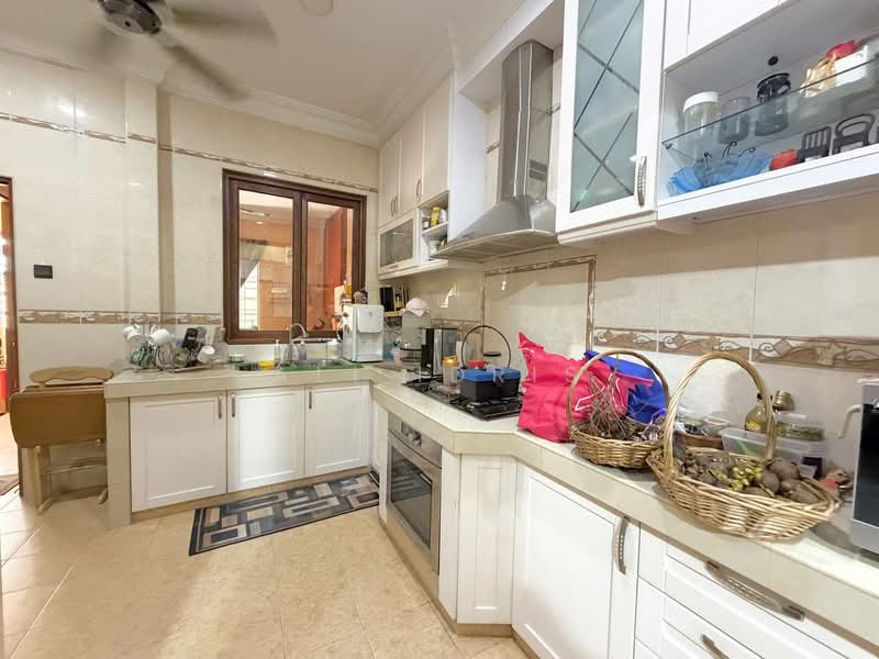 Rumah Banglo untuk Dijual di Seksyen 8 (Kota Damansara) - Ali Idris - Kitchen - PropertyGuru.com.my