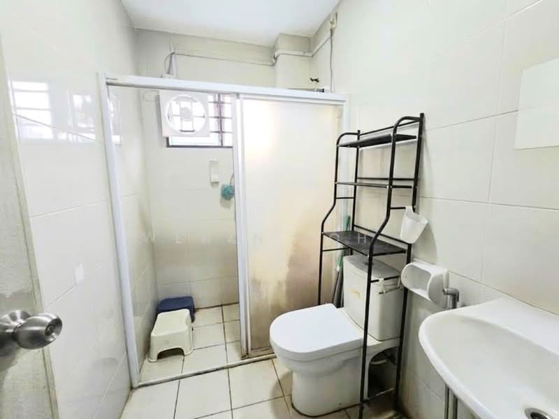 Rumah Teres 2 Tingkat untuk Dijual di TAMAN PUCHONG UTAMA (Puchong) - Evan Goh - Bathroom - PropertyGuru.com.my