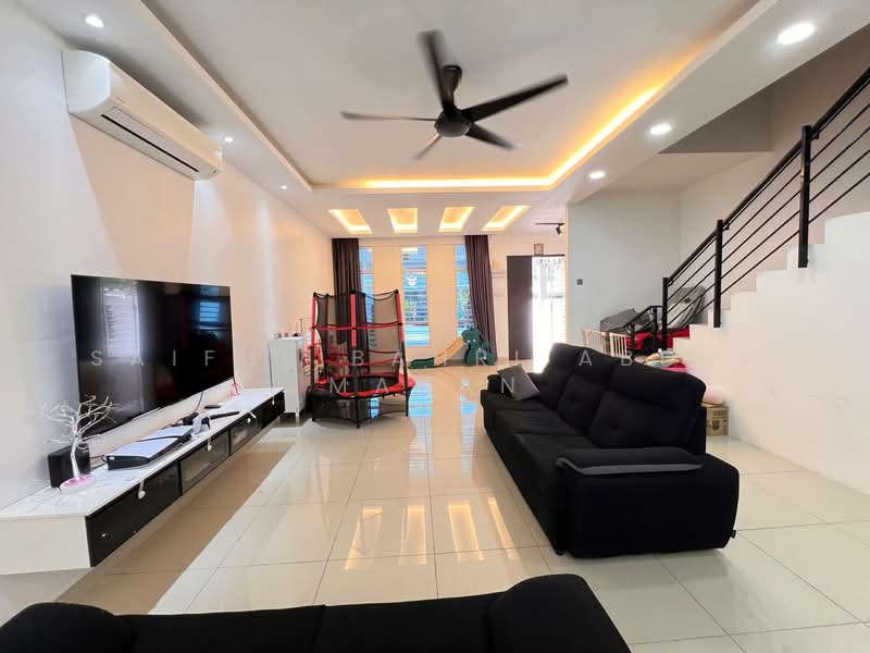 2-storey Terraced House for Sale in Taman Bangi Avenue (Bangi) - Saiful Bahri Abdul Manan - Living Room - PropertyGuru.com.my