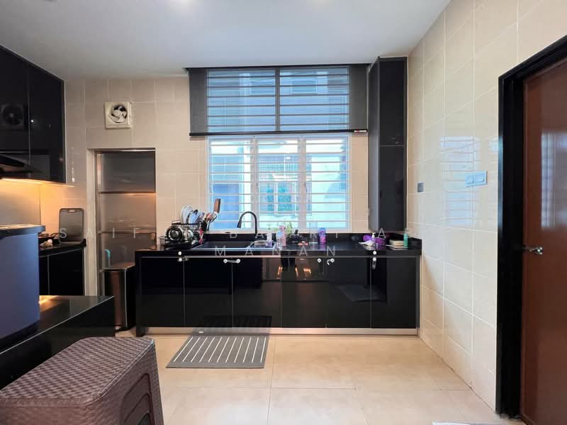 2-storey Terraced House for Sale in Taman Bangi Avenue (Bangi) - Saiful Bahri Abdul Manan - Kitchen - PropertyGuru.com.my
