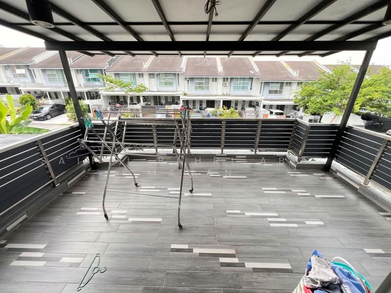 2-storey Terraced House for Sale in Taman Bangi Avenue (Bangi) - Saiful Bahri Abdul Manan - Balcony - PropertyGuru.com.my
