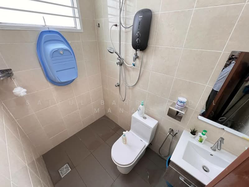 2-storey Terraced House for Sale in Taman Bangi Avenue (Bangi) - Saiful Bahri Abdul Manan - Bathroom - PropertyGuru.com.my
