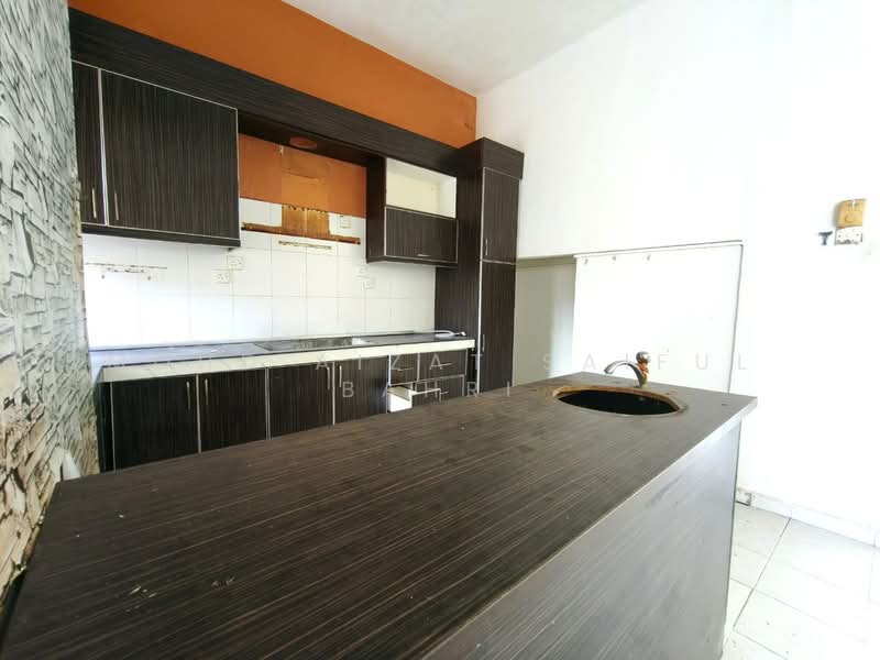 Rumah Teres 2 Tingkat untuk Dijual di Taman Cengal Utama (Paroi) - Mohd Aizat Saiful Bahri - Kitchen - PropertyGuru.com.my