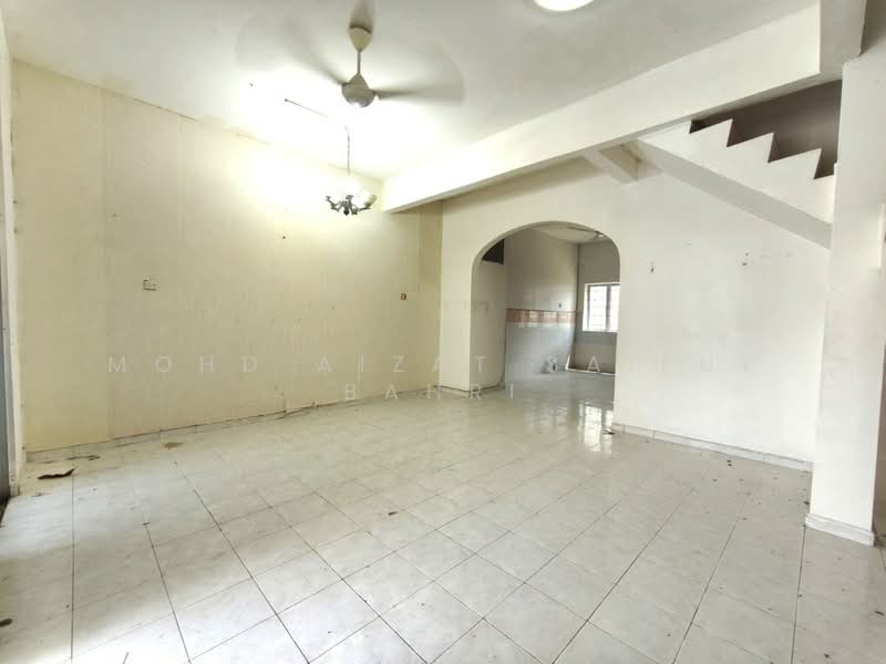 Rumah Teres 2 Tingkat untuk Dijual di Taman Cengal Utama (Paroi) - Mohd Aizat Saiful Bahri - Living Room - PropertyGuru.com.my