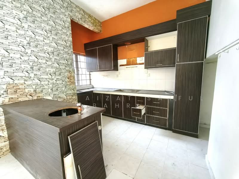Rumah Teres 2 Tingkat untuk Dijual di Taman Cengal Utama (Paroi) - Mohd Aizat Saiful Bahri - Kitchen - PropertyGuru.com.my