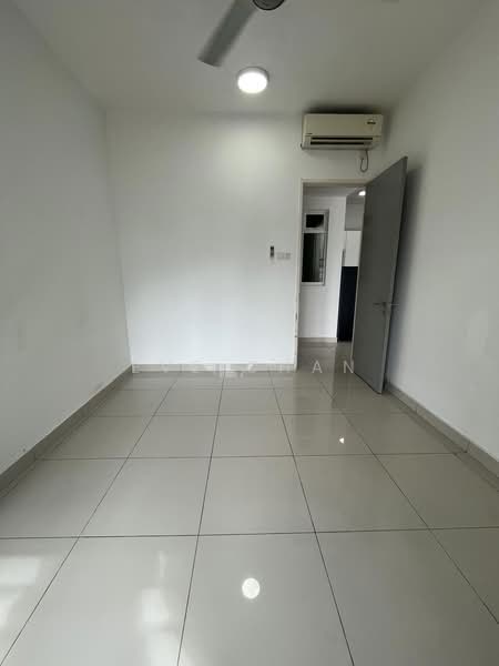 Service Residence for Rent at Skysuites @ Meldrum Hills - Eve Chan - bedroom - PropertyGuru.com.my