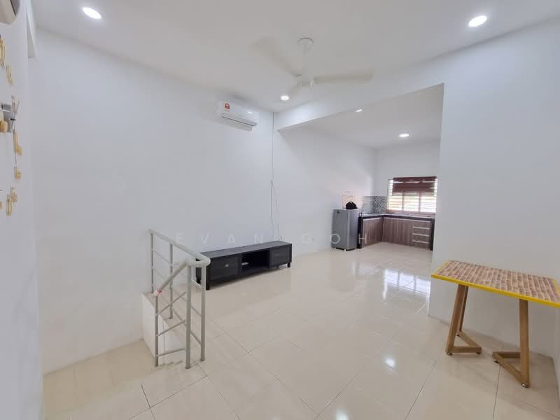 Rumah Bandar untuk Disewa di Taman Tasik Puchong (Puchong) - Evan Goh - Living Room - PropertyGuru.com.my