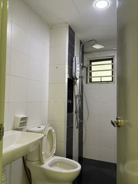 Servis Apartment untuk Disewa di Metia Residence - Yenni . - Bathroom - PropertyGuru.com.my