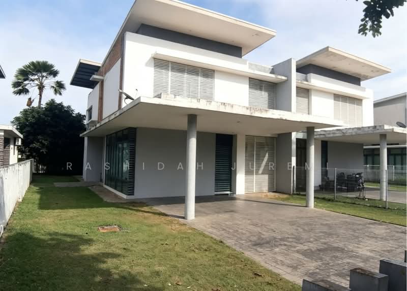 Semi-Detached House for Sale in Seksyen 7 (Shah Alam) - Rashidah Juremi - Exterior - PropertyGuru.com.my