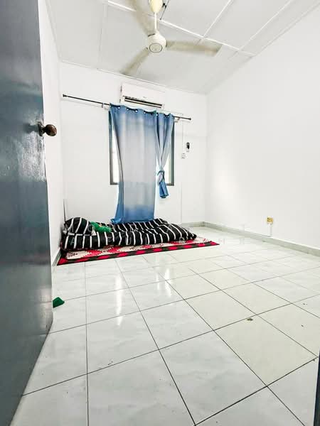 2-storey Terraced House for Sale in Pandan Perdana (Cheras) - Mohd Aizat Saiful Bahri - Bedroom - PropertyGuru.com.my