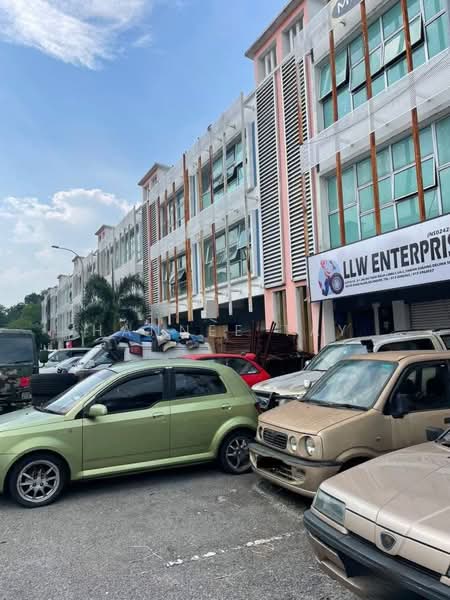 Kedai / Pejabat untuk Dijual di Shah Alam (Selangor) - Hannee Tay - Exterior - PropertyGuru.com.my