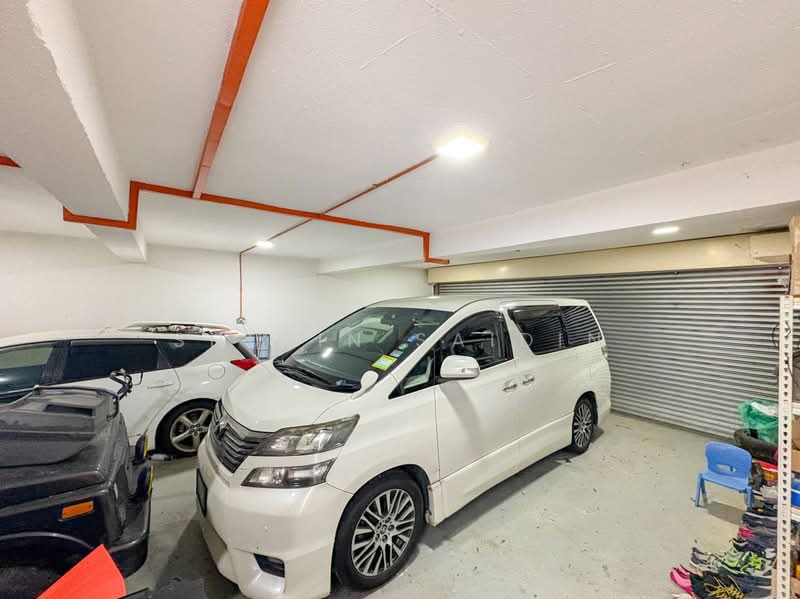 Rumah Banglo untuk Dijual di Seksyen 9 (Shah Alam) - Shiqin Saidin - Car Park - PropertyGuru.com.my