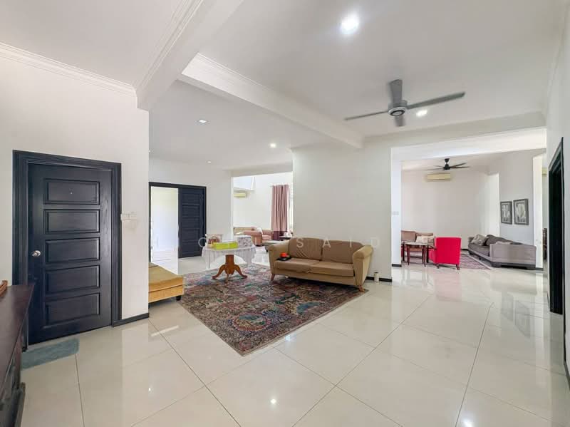 Rumah Banglo untuk Dijual di Seksyen 9 (Shah Alam) - Shiqin Saidin - Living Room - PropertyGuru.com.my
