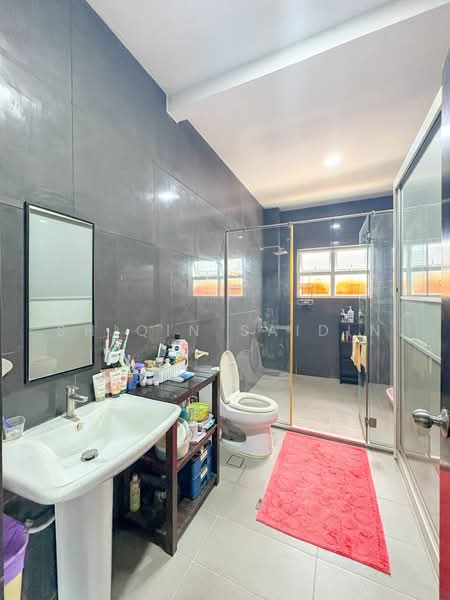 Rumah Banglo untuk Dijual di Seksyen 9 (Shah Alam) - Shiqin Saidin - Bathroom - PropertyGuru.com.my
