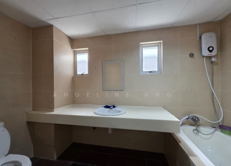 Servis Apartment untuk Dijual di Main Place Residence - ANGELINE ANG - Bathroom - PropertyGuru.com.my