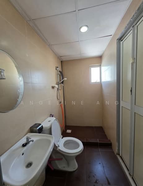 Servis Apartment untuk Dijual di Main Place Residence - ANGELINE ANG - Bathroom - PropertyGuru.com.my
