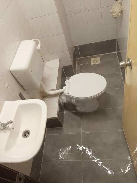 Kondominium untuk Dijual di Danau Idaman - Chan . - Bathroom - PropertyGuru.com.my