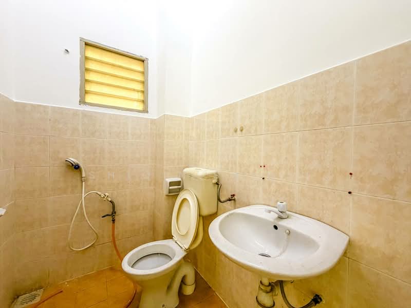 1-storey Terraced House for Sale in Puncak Alam (Selangor) - Shiqin Saidin - Bathroom - PropertyGuru.com.my