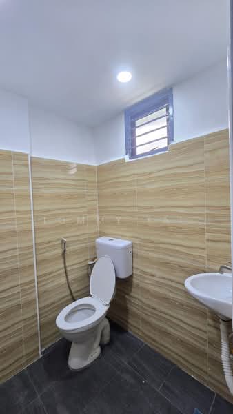 1-storey Terraced House for Sale in Taman Perling (Perling) - Tommy Tai - Bathroom - PropertyGuru.com.my