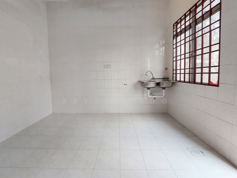 2-storey Terraced House for Sale in Bandar Kinrara Seksyen 1 (Bandar Kinrara) - Bryan Choo - Kitchen - PropertyGuru.com.my