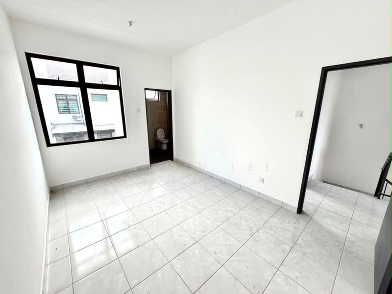 2-storey Terraced House for Sale in Taman Austin Duta (Tebrau) - Calvin Lee - PropertyGuru.com.my