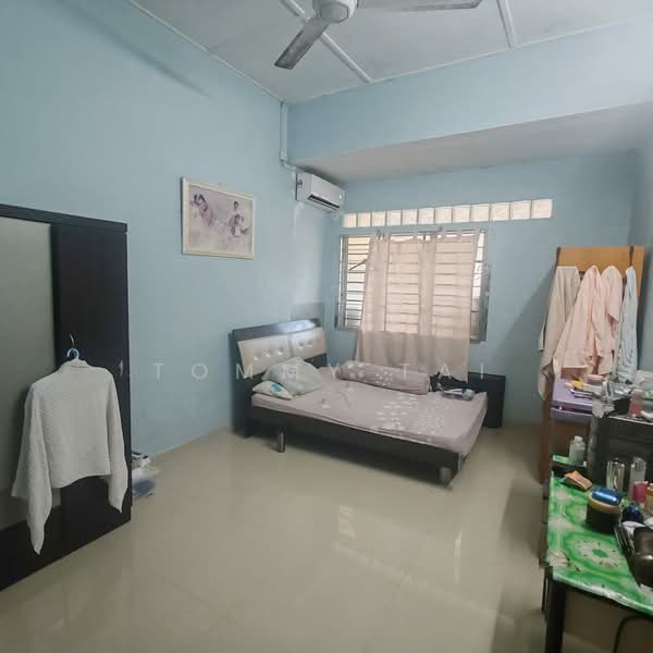 1-storey Terraced House for Sale in Taman Sentosa (Johor Bahru) - Tommy Tai - Bedroom - PropertyGuru.com.my